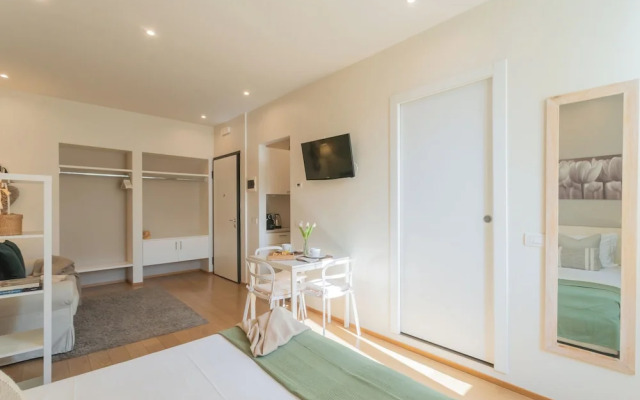 MT Studio by Rent All Como