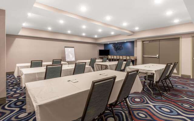 La Quinta Inn & Suites by Wyndham Aberdeen-APG