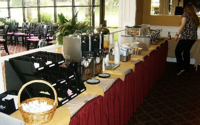 Hudson Valley Hotel And Conference Center