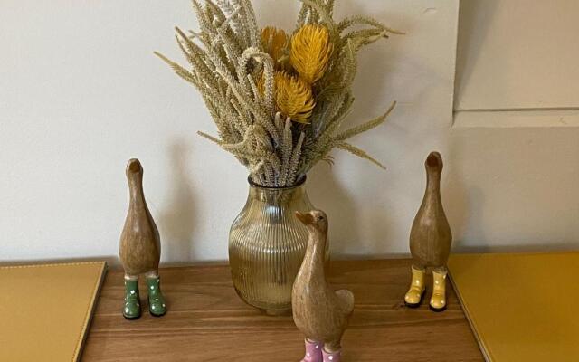 Windsor Burnham Ascot Haven Sleeps 4