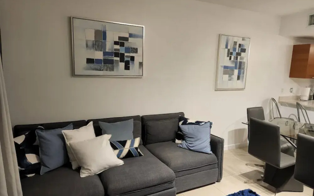 Wonderful 1 bedroom condo in Midtown