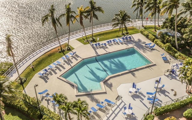 Boardwalk Caper PH4 1104