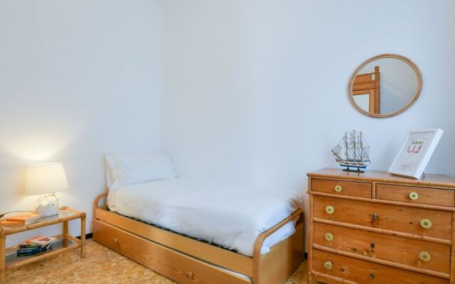 Una finestra su Villa Durazzo