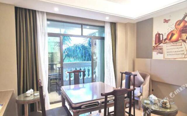 Vienna International Hotel (Haikou Old Town High-speed Railway Station)