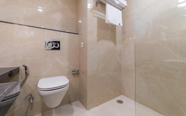 Hotel Aarunya Royale