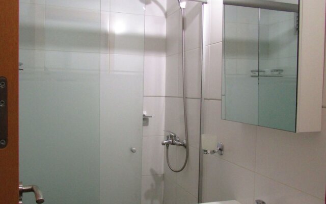 Well-located Studio with a Balcony