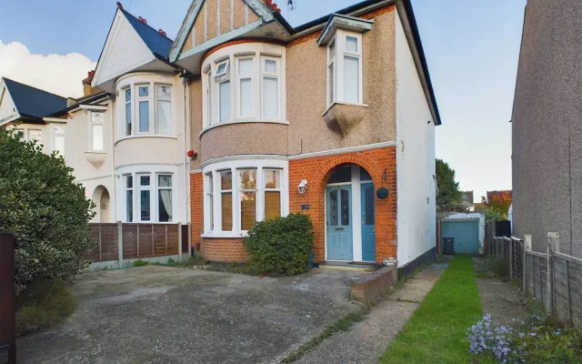 Seaside Haven Retreat in Southend