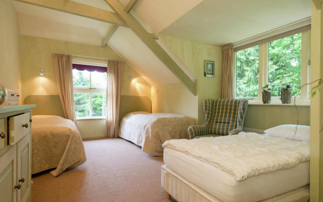 Secluded Farmhouse in Balkbrug with bubble bath