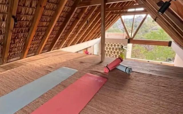 Casa Borka LUXURY FULLY FURNISHED BEACH CONDOS WITH POOL