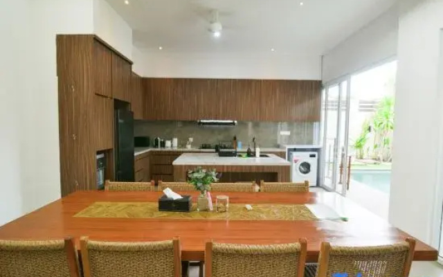 3 Bed Paradise Villa in Kuta Pool and Great Wi-Fi