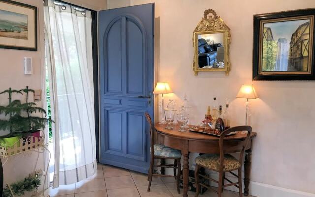 Villa l'Olivier, Chambre d'Hôtes Les Volets Bleus