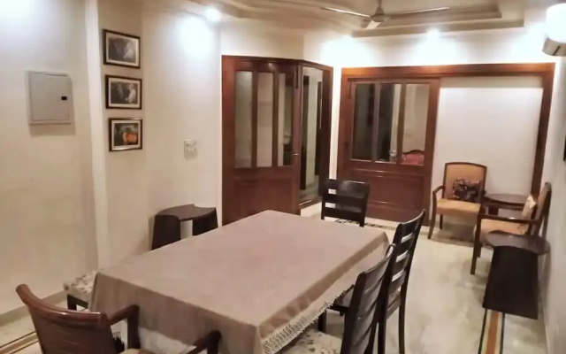 3 Bed Apartment Sleeps 6 With Parking