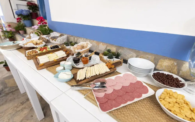 Teos Otel