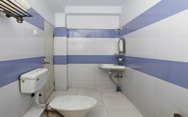 OYO 988 Hotel Metropolis Inn