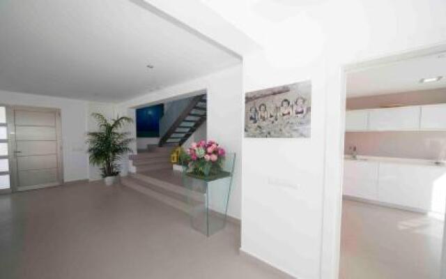 Villa Wave