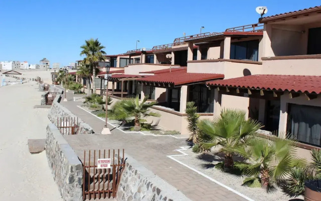 Las Gaviotas 2BR 402 by Casago