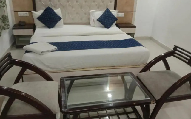 Hotel Venus Plaza - Near Delhi Airport