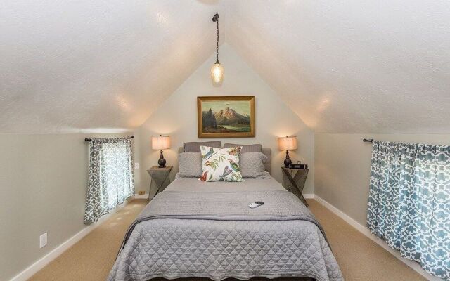 Fischer 3 Bedroom Farmhouse by RedAwning