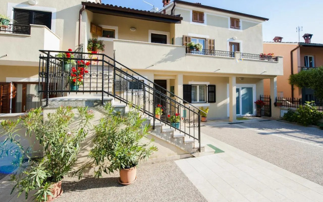 Studio Apartment White