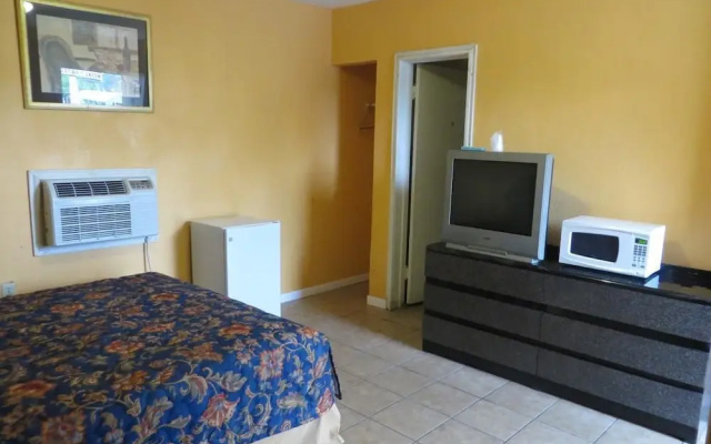 Travel Inn & Suites