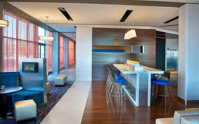 Courtyard Philadelphia South at The Navy Yard