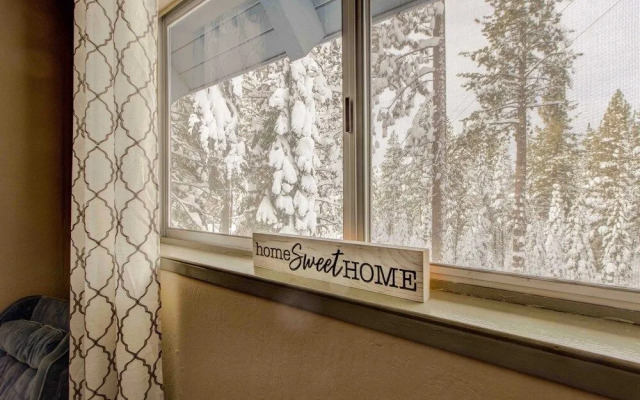 Quintessential Tahoe Cabin