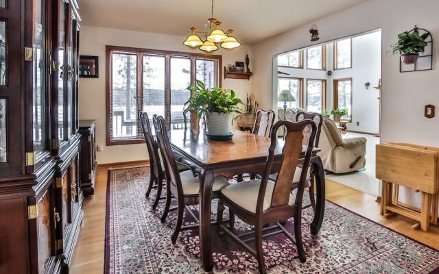 Pickerel Point Executive - 5 Br Home