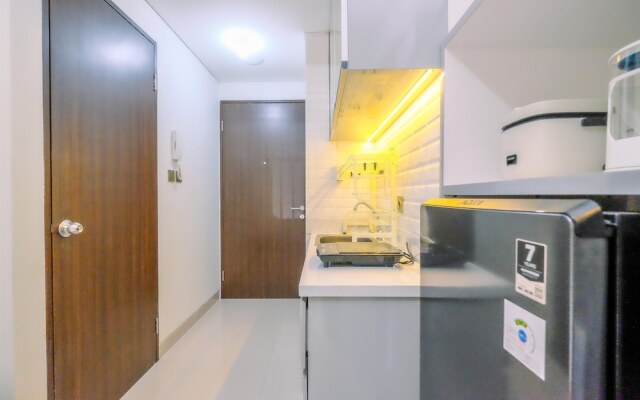 Modern Living And Nice Studio At Transpark Cibubur Apartment