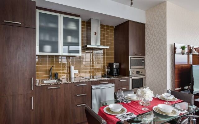 Panoramic 2 Bed CN Tower View parking