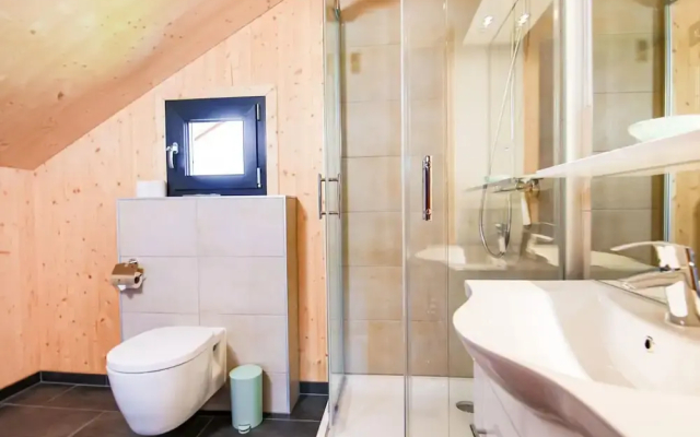 Elegant Chalet Near Ski-slopes