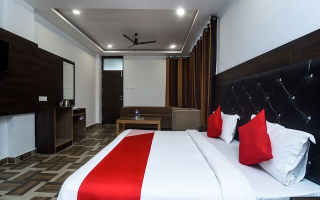 OYO 15806 Hotel Naddi Hills