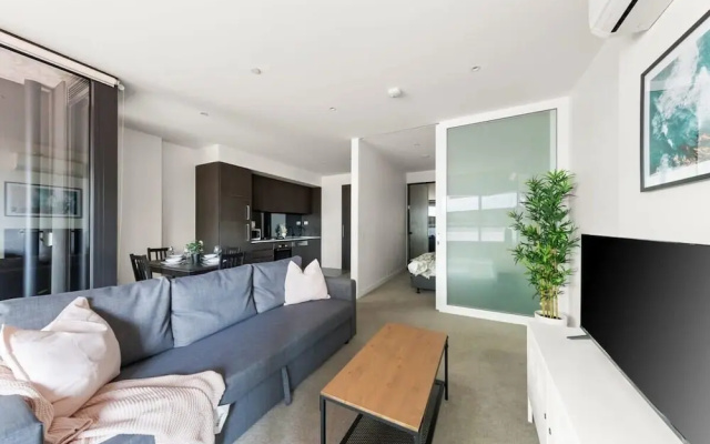 Stylish & Modern 2BR Apt Near Victoria Market – Guest Rooms – Melbourne