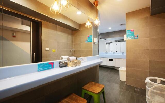 Loosha Hostel