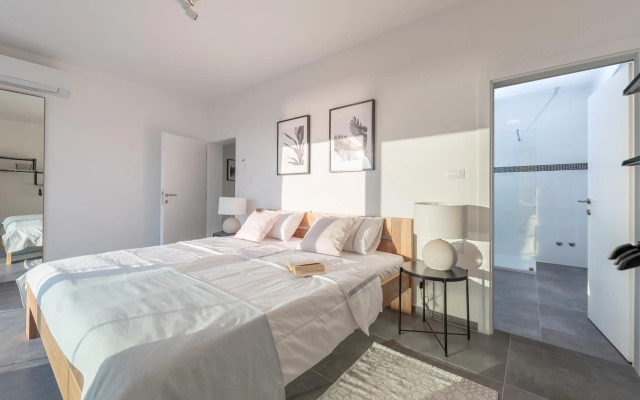 Villa Olea, luxury retreat with nature blend