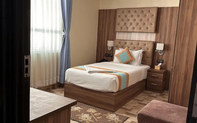 Grand Yak Boutique Hotel