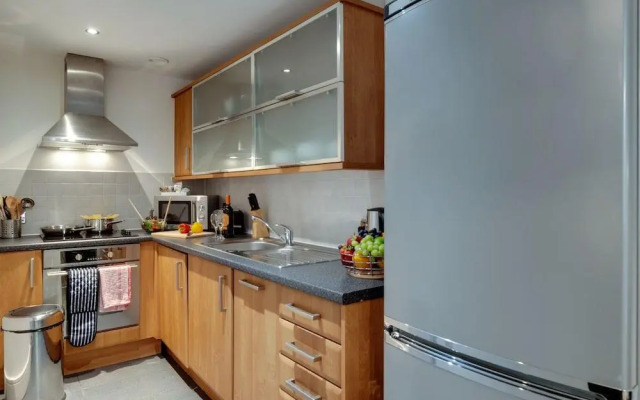 Base Serviced Apartments - Cumberland Apartments