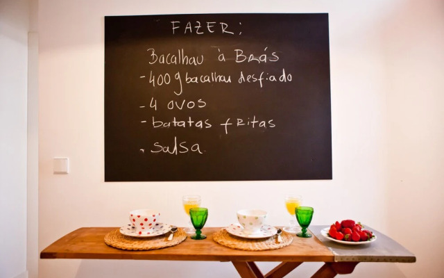 JOIVY Chic 2BR Apt in Bairro Alto, 2mins to São Pedro de Alcântara viewpoint