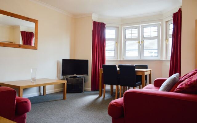 Attractive 3 Bedroom Flat in Central Haymarket