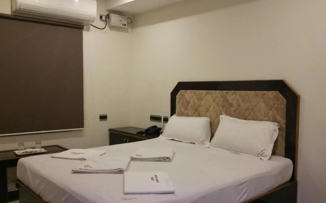 Hotel Srees by OYO Rooms