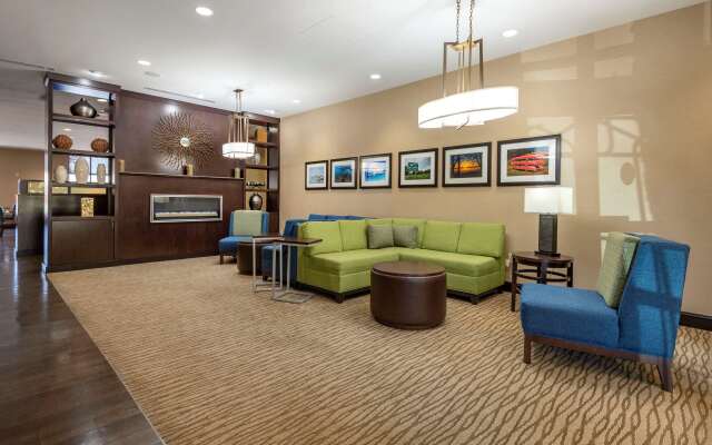 Comfort Suites Huntersville near Lake Norman