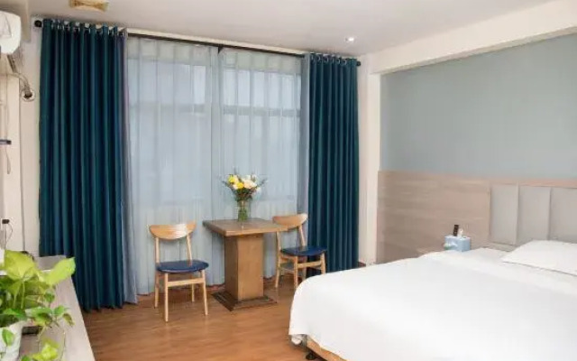 Shenzhen Liuliu Hotel (Shiyan Bus Station)