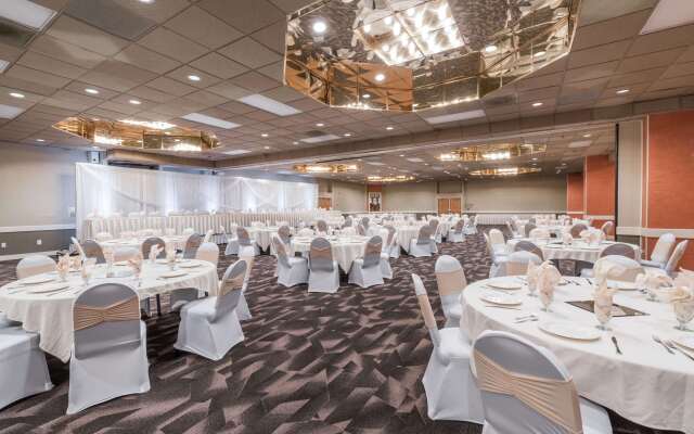 Ramada by Wyndham Fargo