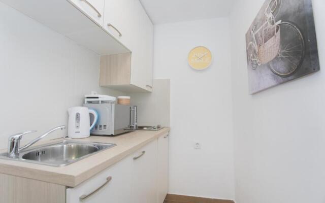 Aurum Apartment