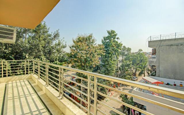 OYO Flagship 62903  Neelam Villa