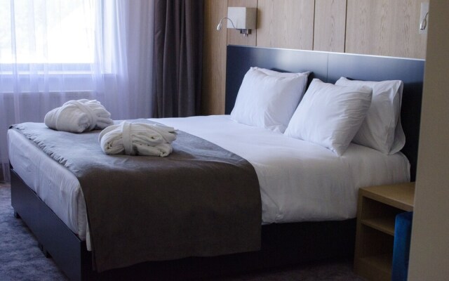 AZZA Hotel & Restaurant