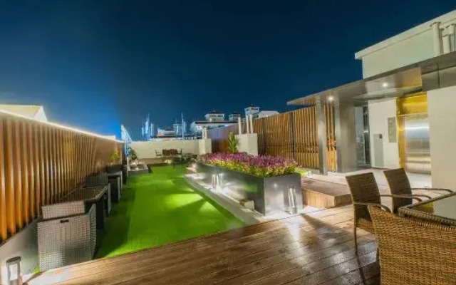 Gold Bay Business Hotel