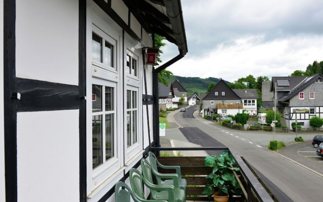 A Comfortable, Large House With Wifi in Hochsauerland, Suitable for 14 Persons