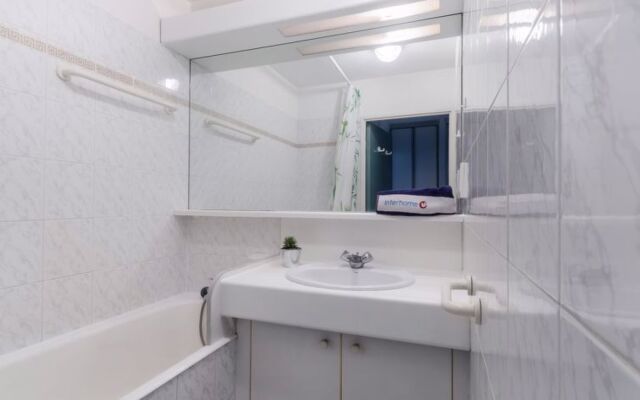 Villa LOpen Fréjus 18055