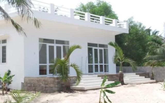 Timothe Beach Bungalow