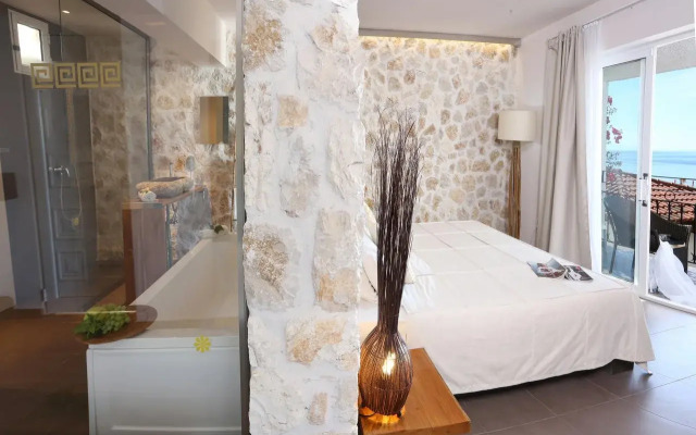 Pantokrator Hotel